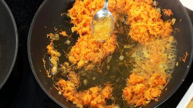 жаркое из индейки с изюмом