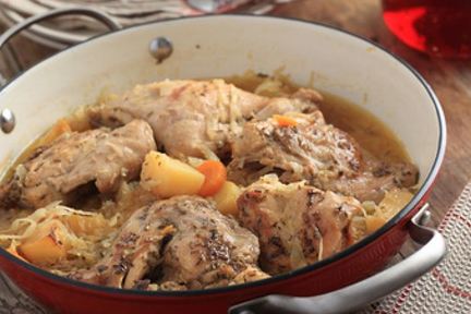 Жаркое из кролика с капустой и морковью