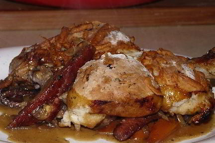 Жаркое из курицы с булочками с сыром