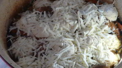 жаркое из курицы с булочками с сыром