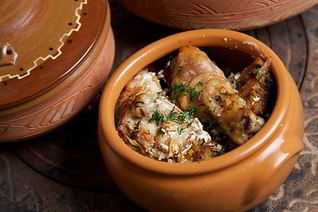 Жаркое из курицы с грибами по-русски