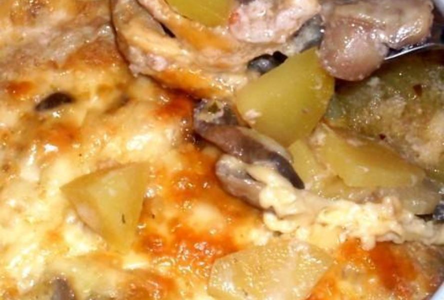 Жаркое из сердечек с грибами в горшочке