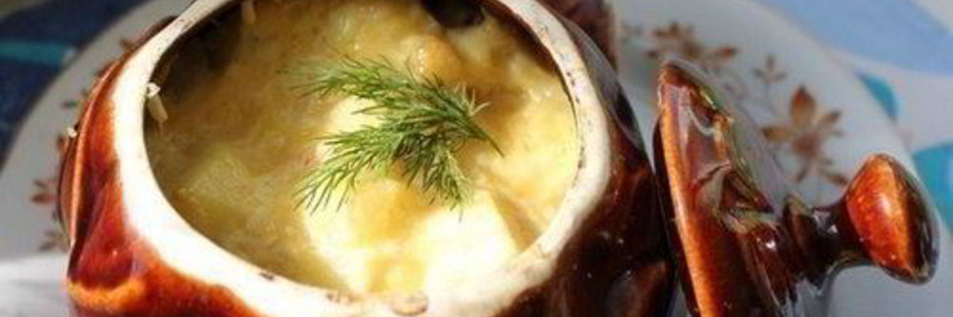 Жаркое из свинины и картофеля в горшочках