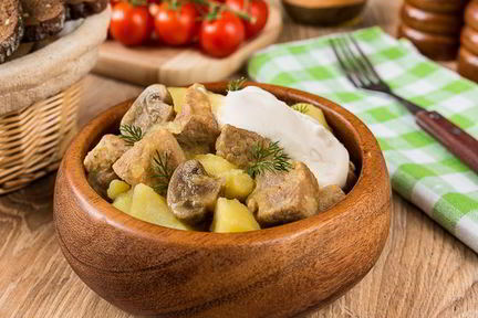 Жаркое из свинины с шампиньонами