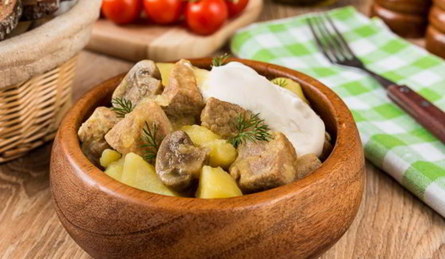 Рецепт жаркого из свинины с шампиньонами