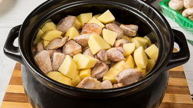жаркое из свинины с шампиньонами