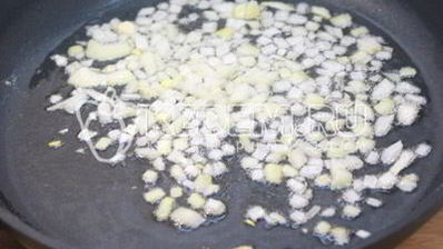 жаркое с грибами и сметаной