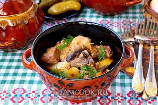 Жаркое с грибами в горшочках