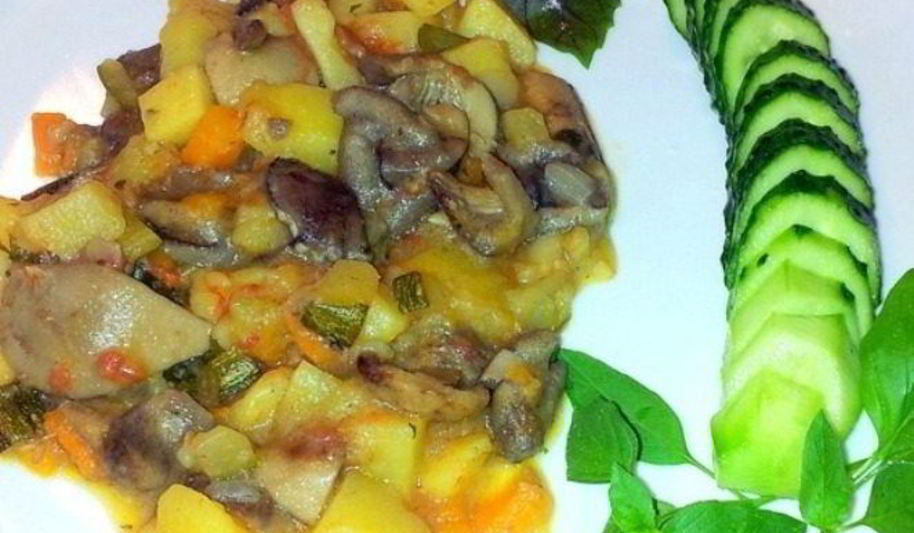 Рецепт жаркого с грибами в мультиварке