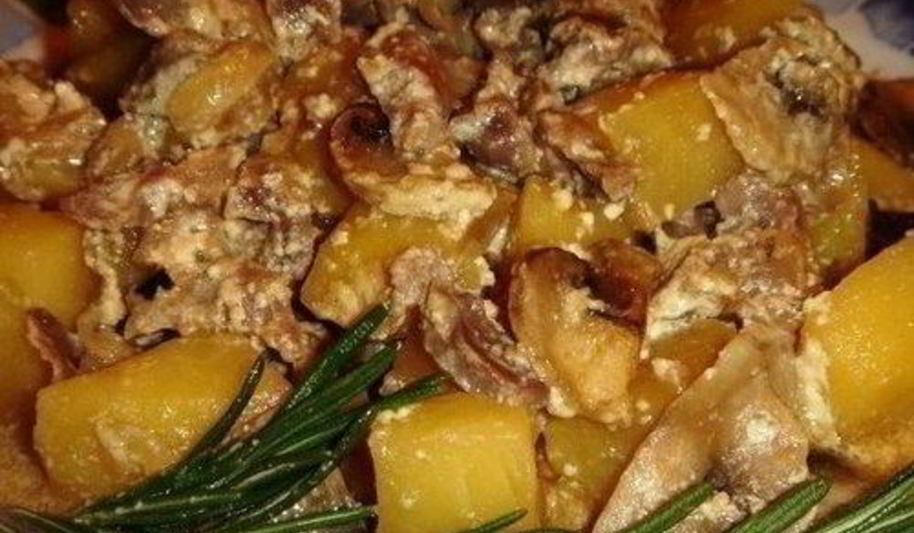 Рецепт жаркого с куриными желудочками и грибами