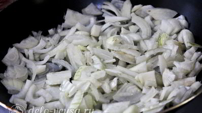 жаркое с курицей и черносливом в горшочках