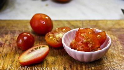 жаркое с курицей и черносливом в горшочках