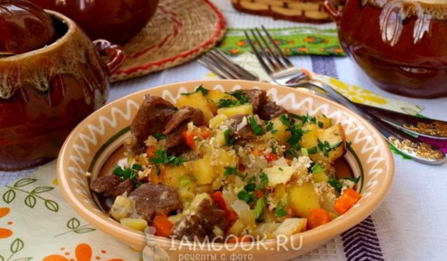 Рецепт жаркого с мясом в горшочках