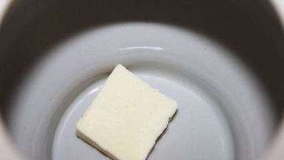 жаркое с семгой и беконом в горшочке