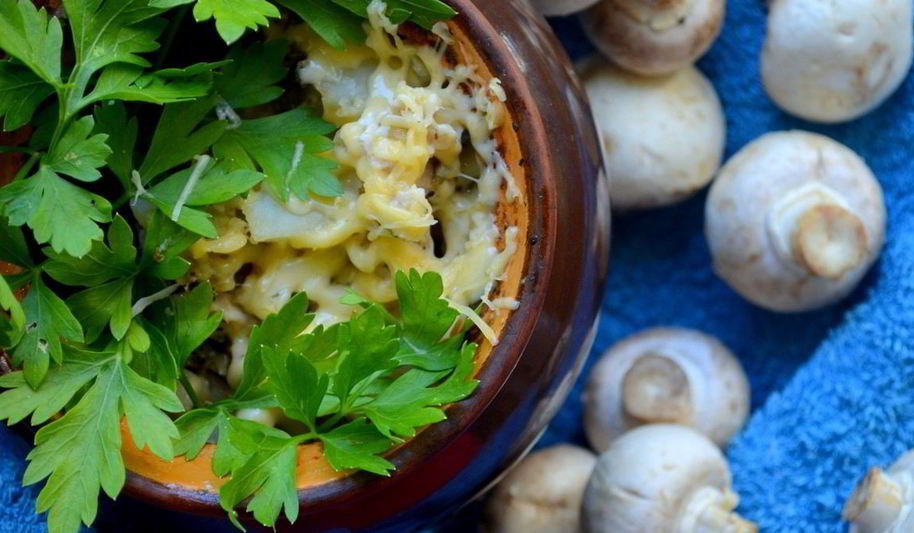 Рецепт жаркого с шампиньонами в горшочке