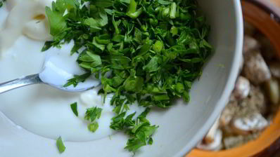 жаркое с шампиньонами в горшочке