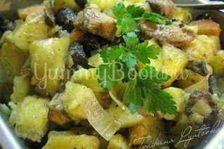 Жаркое со свининой и грибами