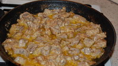 жаркое со свининой в горшочках