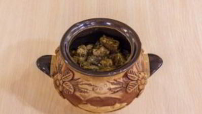 жаркое в горшочках под крышечкой из теста