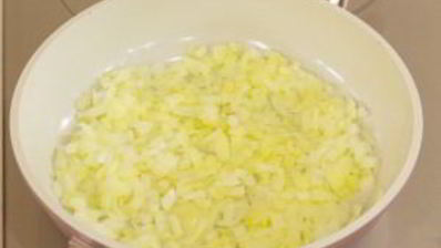 жаркое в горшочках под крышечкой из теста