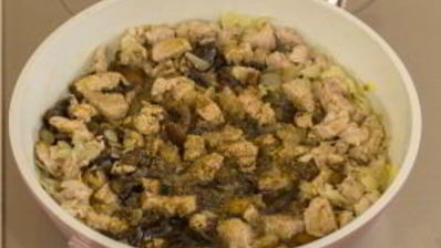 жаркое в горшочках под крышечкой из теста