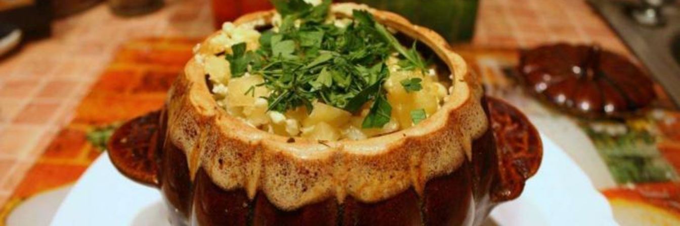 Жаркое в горшочках с курицей и грибами