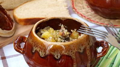 жаркое в горшочках с мясом