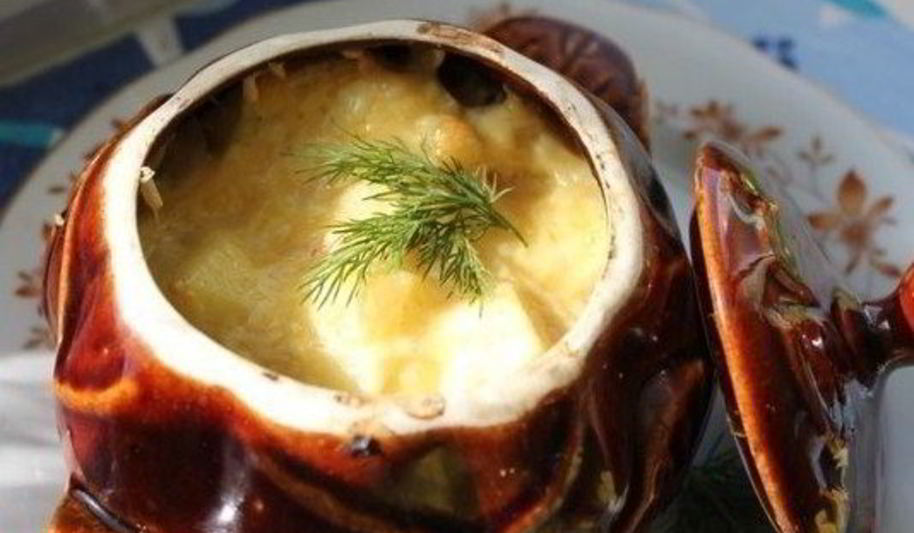 Рецепт жаркого в горшочке с сыром и зеленью