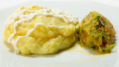 картофельные зразы с капустой и кабачковой икрой