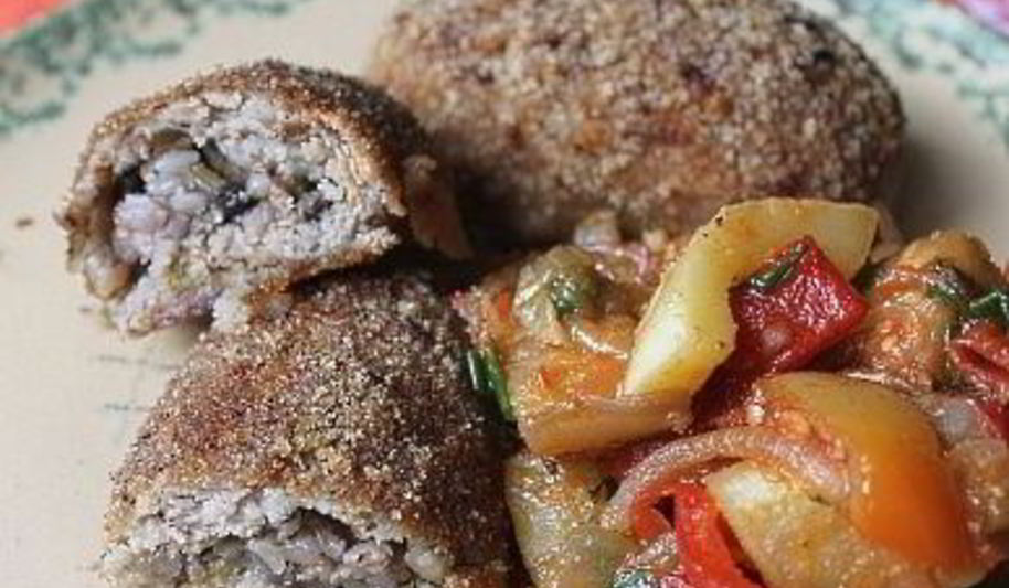 Рецепт куриных зраз с грибами и гречкой и овощное соте на гарнир