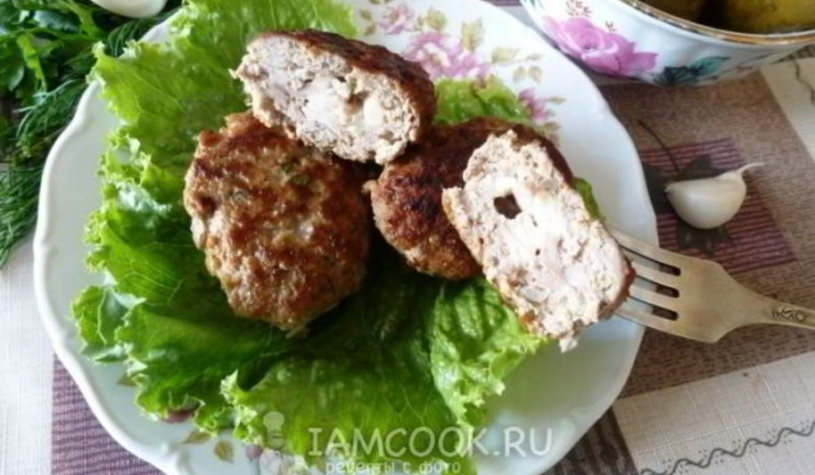 Рецепт мясных зраз с начинкой из курицы