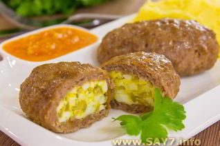 Зразы мясные с яйцом и луком