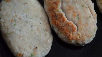 зразы с геркулесом и жареным луком