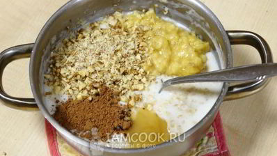геркулесовая каша с бананом и орехами