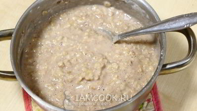 геркулесовая каша с бананом и орехами