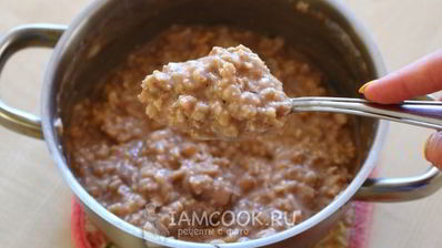 геркулесовая каша с бананом и орехами