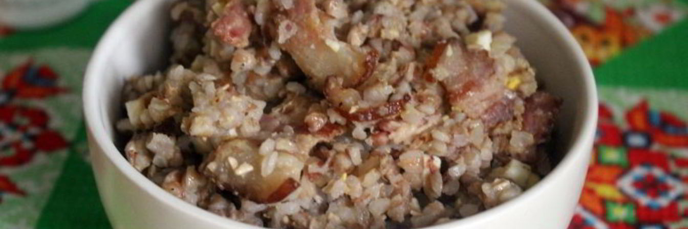 Ароматная гречка с копченой грудинкой