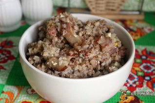 Ароматная гречка с копченой грудинкой
