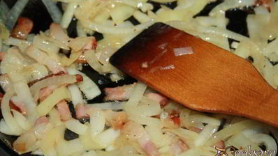 ароматная гречка с луком и беконом