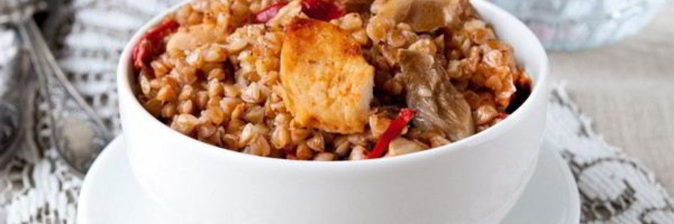 Гречка по-купечески с мясом в сковороде