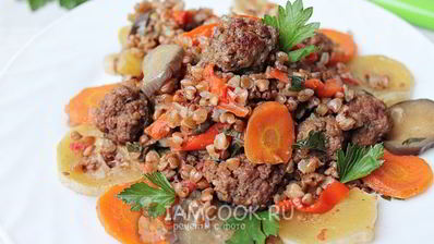 гречка с фаршем и овощами