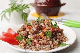 Гречка с фаршем в горшочке в духовке