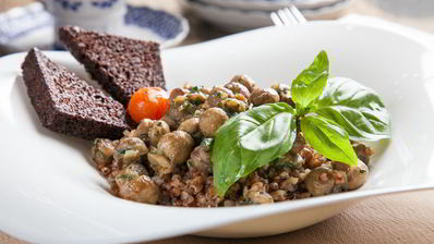 гречка с грибами и чесночными гренками