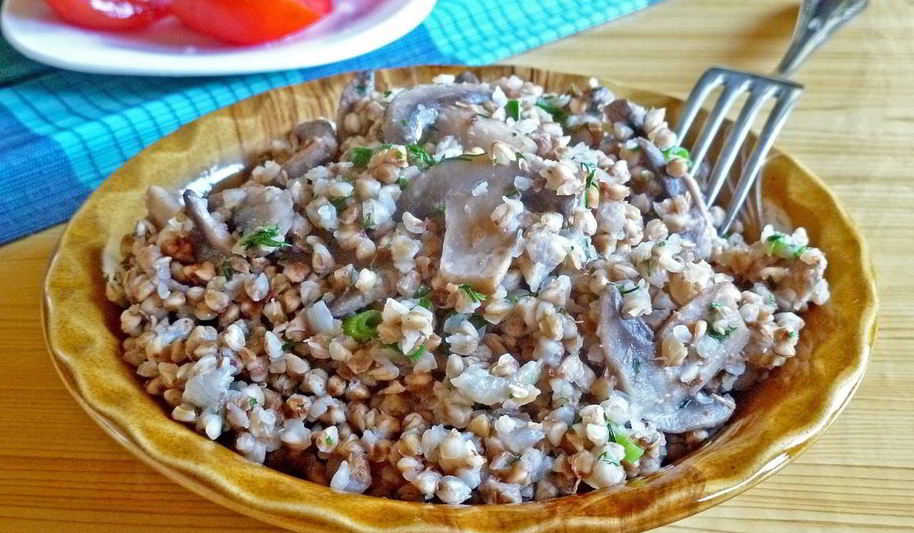 Рецепт гречки с грибами и луком