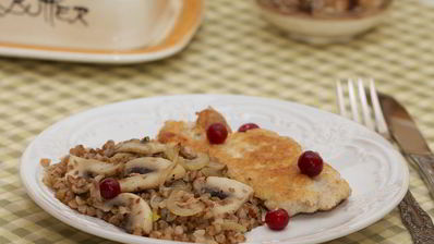 гречка с грибами и отбивной