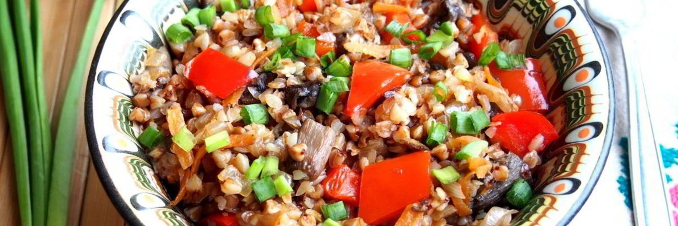Гречка с грибами и овощами в духовке