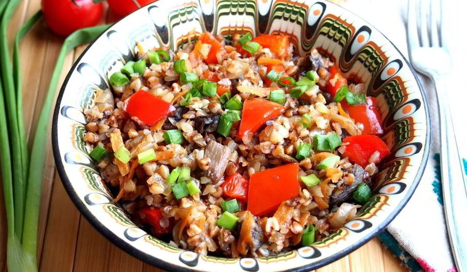 Рецепт гречки с грибами и овощами в духовке