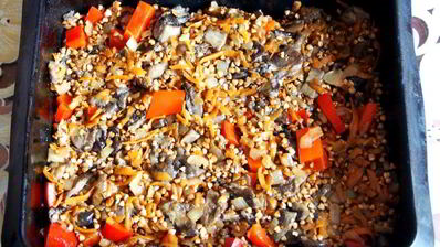 гречка с грибами и овощами в духовке