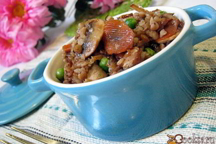 Гречка с грибами и овощами