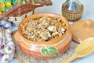 Гречка с курицей в горшочках